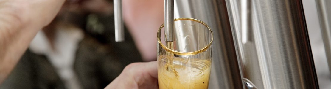 Professionele tapinstallatie in horecazaak